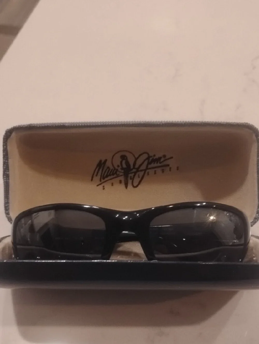 Maui Jim Stingray Sunglasses With Hard Case